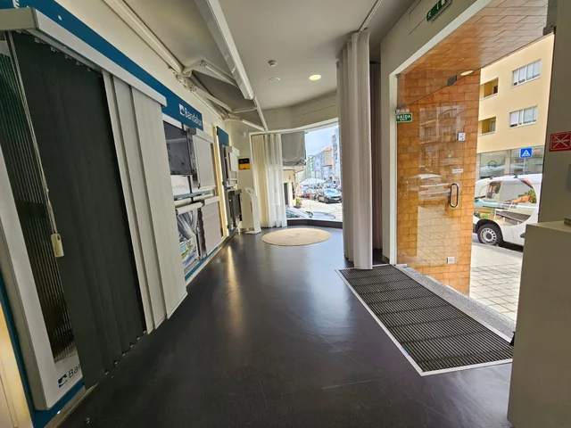 Zona de exposição junto à entrada